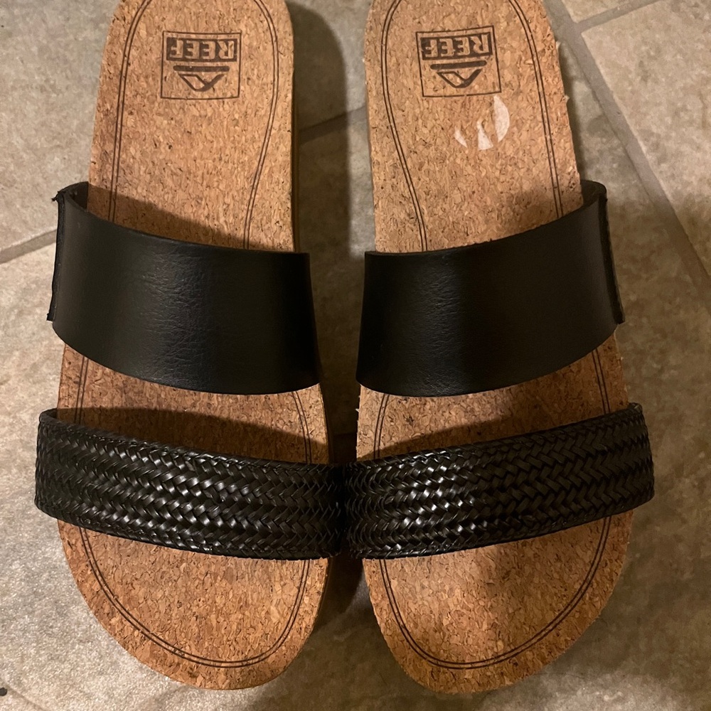 Reef Cushion Vista Hi - gently worn sandals, size 8